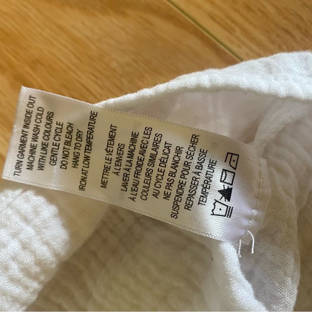Ricki's Crinkle Gauze V-Neck Blouse - Picture 7 of 12